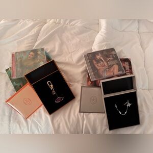 Taylor Swift The Life Of A Showgirl Deluxe CDs w/ goodies and photos!